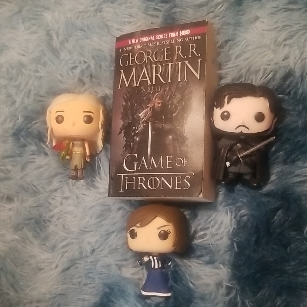 Game of Thrones Book with Collectible Figures